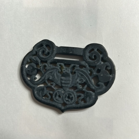 Lucky bat dark green Burma jade pendant - Picture 6 of 6